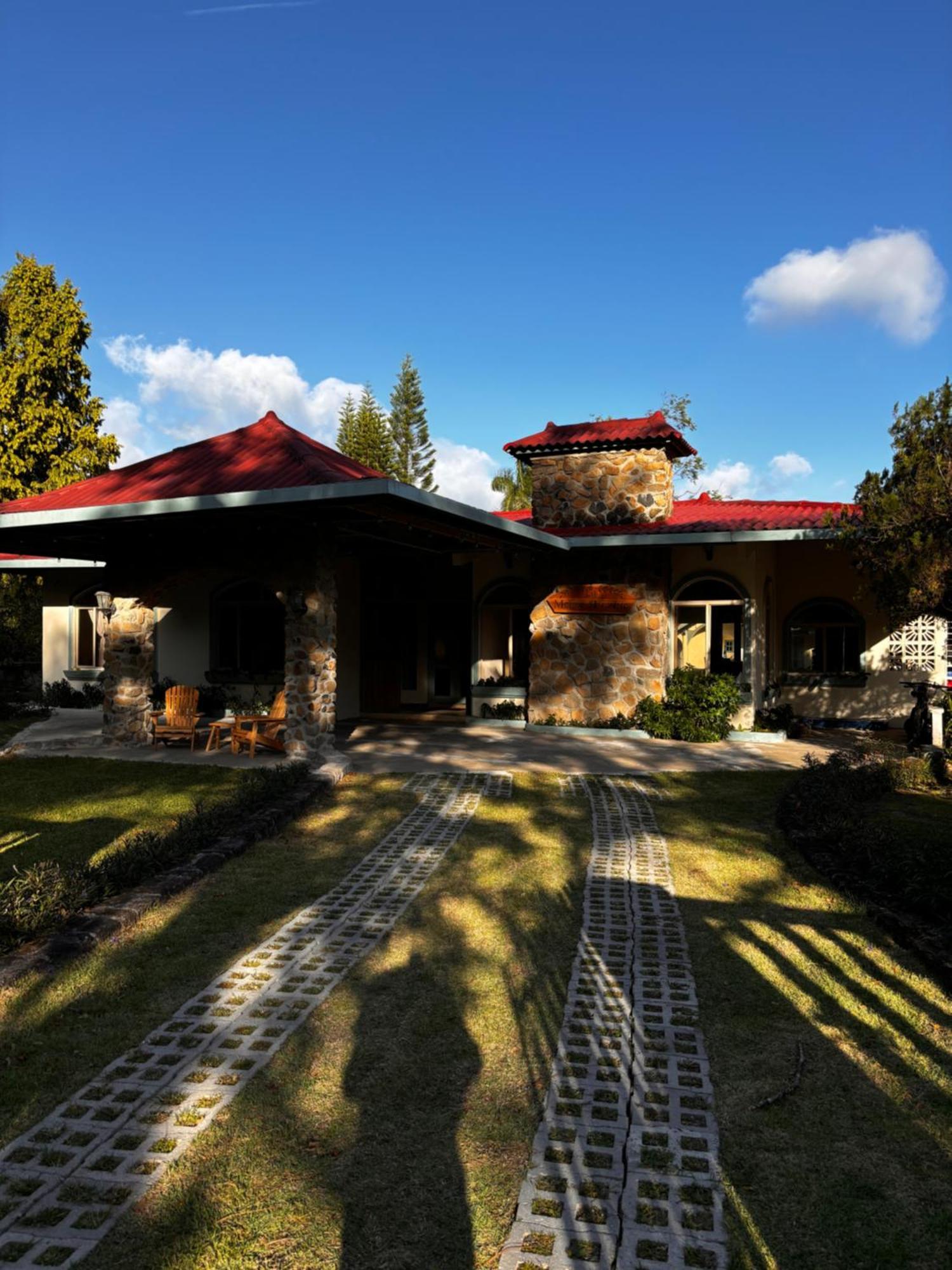 La Maison D' Ivonne Antón Exteriör bild