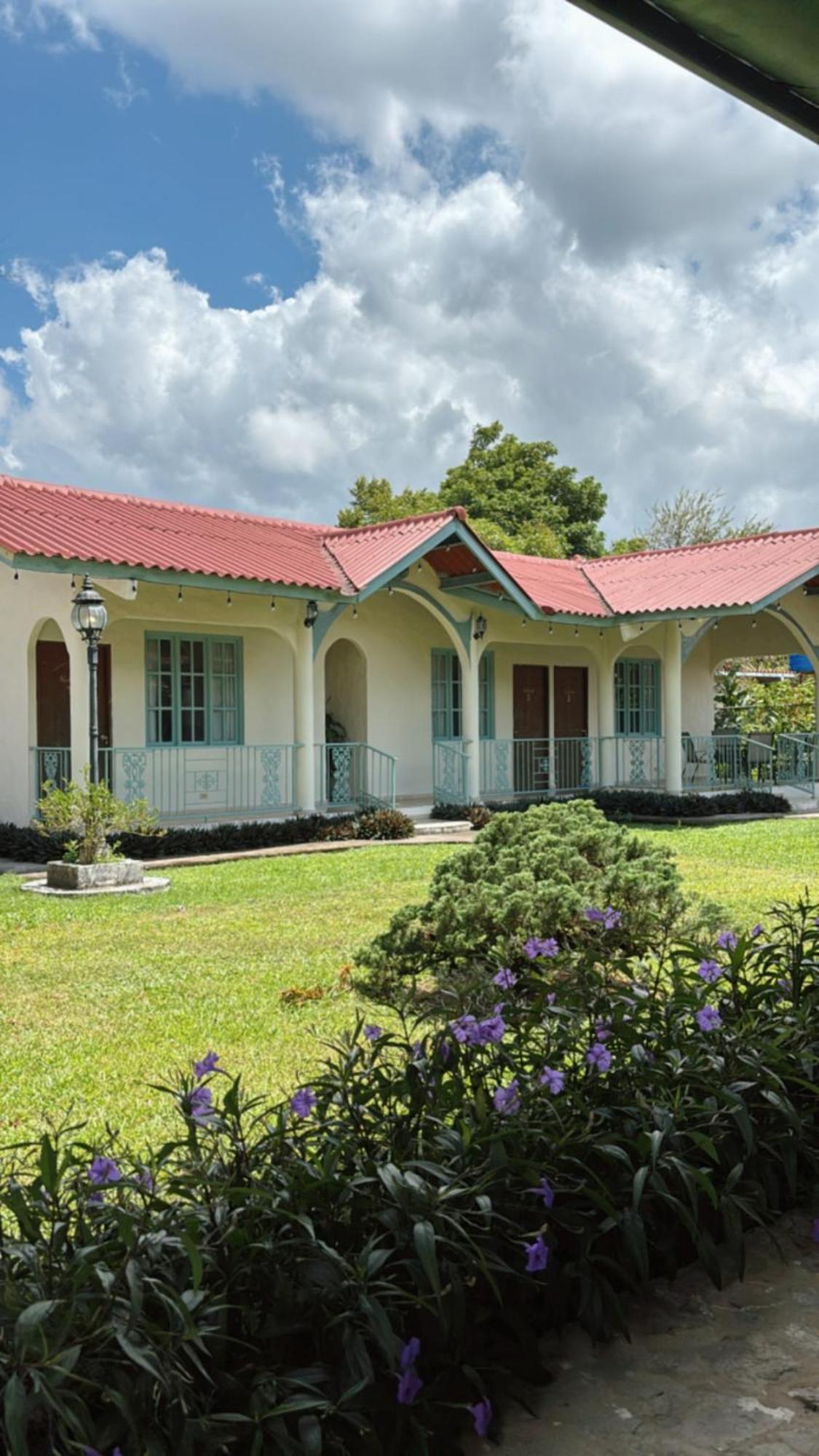 La Maison D' Ivonne Antón Exteriör bild