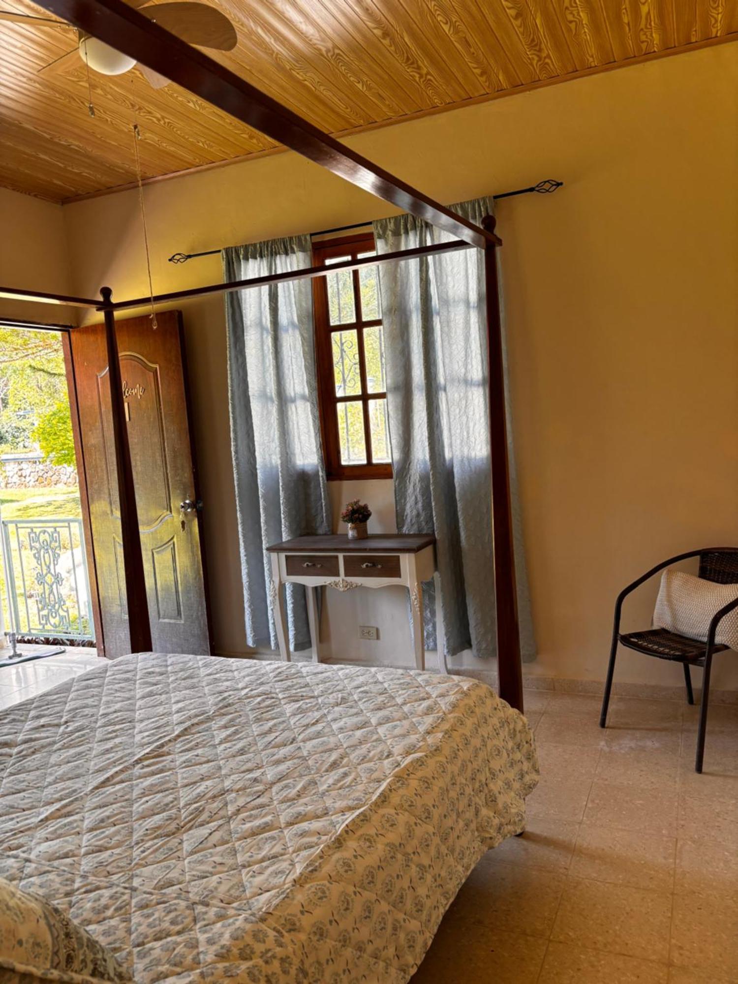 La Maison D' Ivonne Antón Exteriör bild
