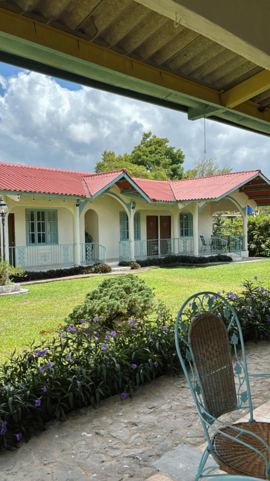 La Maison D' Ivonne Antón Exteriör bild